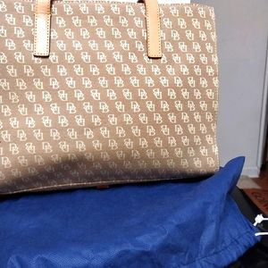 Dooney & Bourke signature Shopper tote